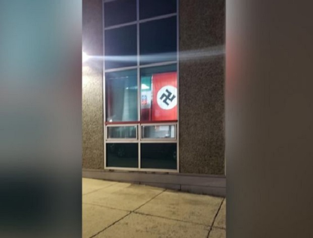Мериленд: Нацистичка застава висила у прозору учионице